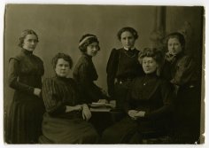Grupp Tartu ülikooli naisvabakuulajaid, ÜAM F 41 F, Tartu Ülikooli muuseum.